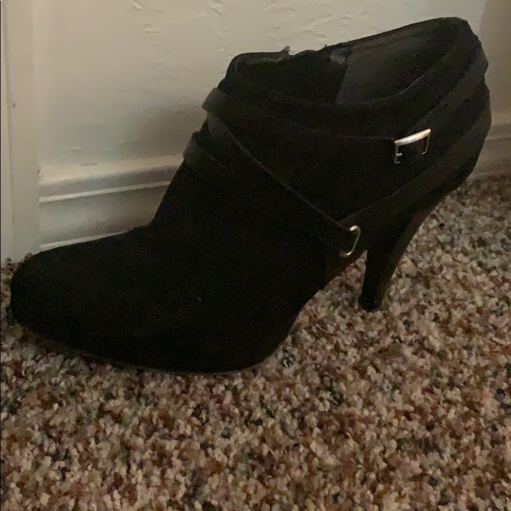Fergalicious heels black size nine